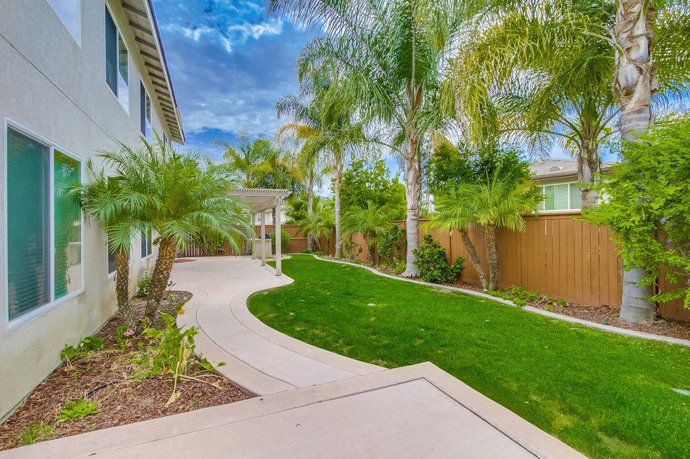 Virtual tour photo 36 of 37 for 16202 Dapple Gray Place