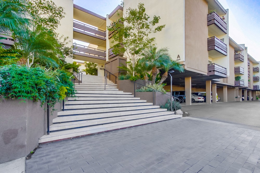 Virtual tour photo 1 of 65 for 1621 Hotel Cir S