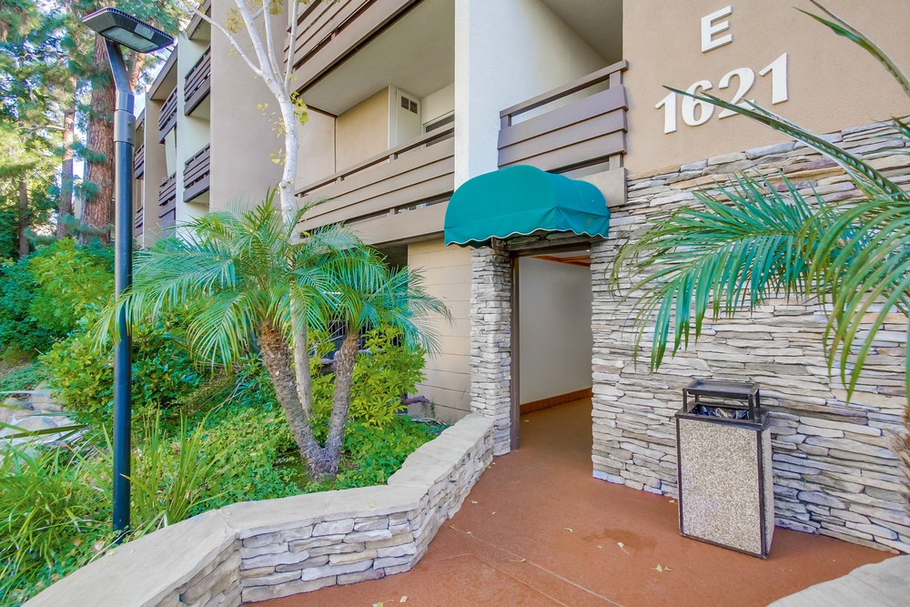 Virtual tour photo 5 of 65 for 1621 Hotel Cir S