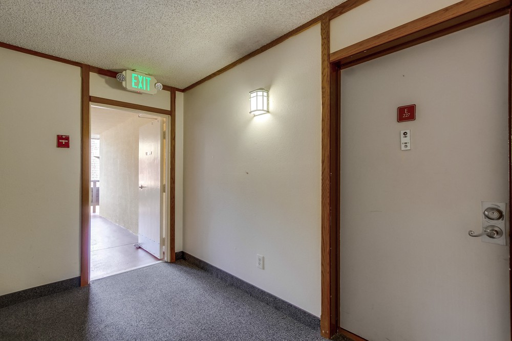 Virtual tour photo 8 of 65 for 1621 Hotel Cir S