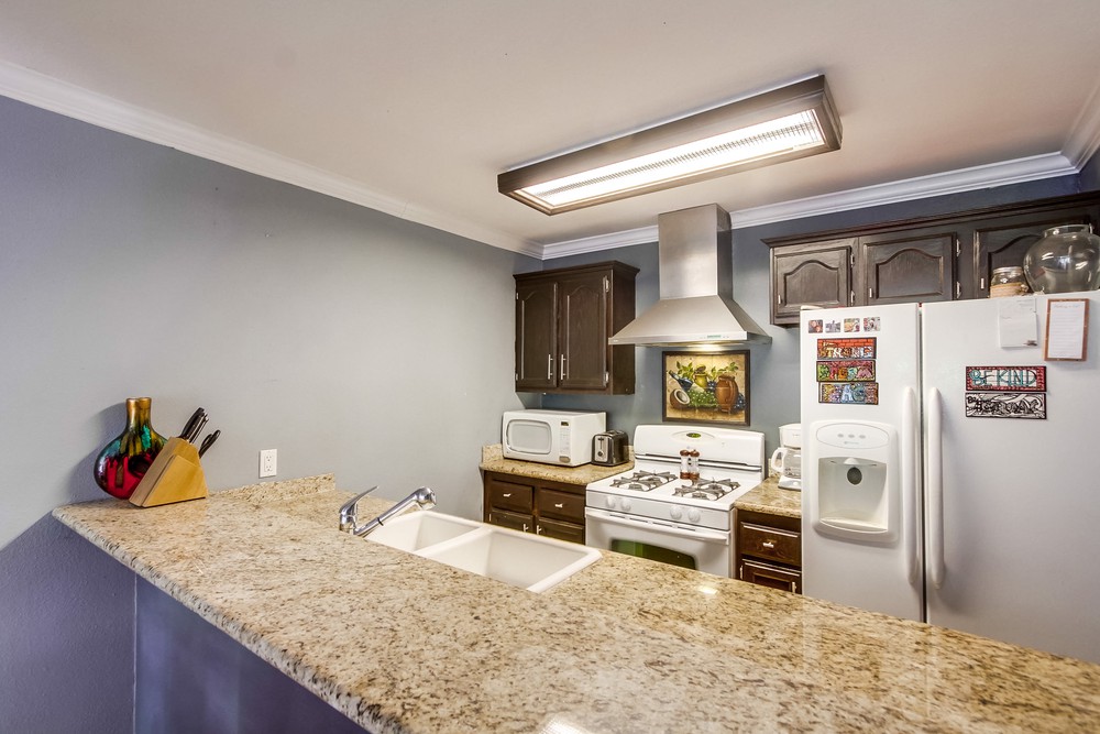 Virtual tour photo 18 of 65 for 1621 Hotel Cir S