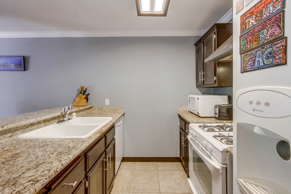 Virtual tour photo 21 of 65 for 1621 Hotel Cir S