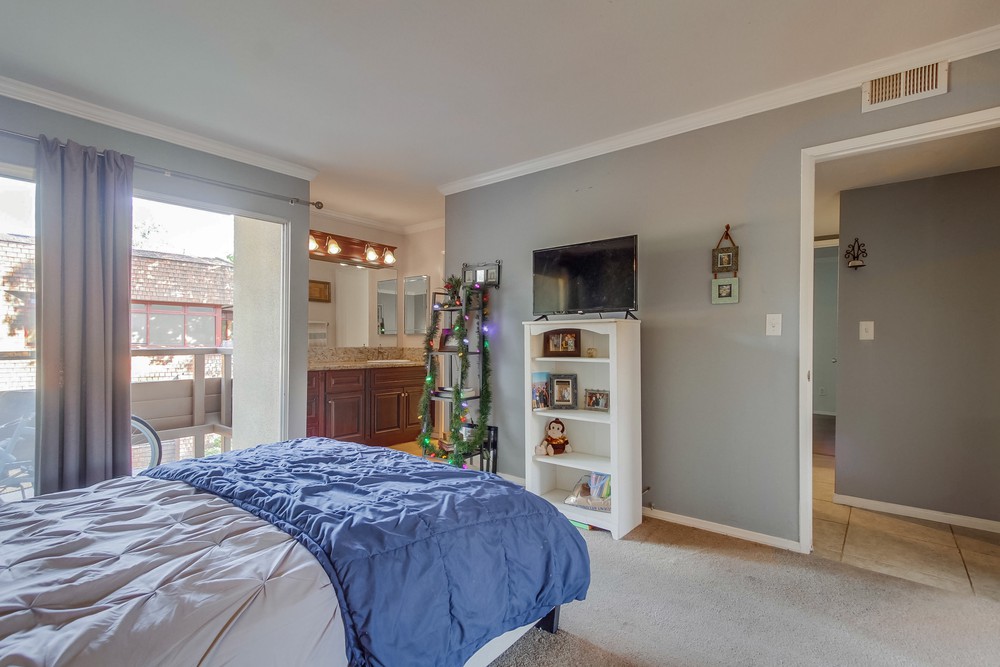 Virtual tour photo 26 of 65 for 1621 Hotel Cir S