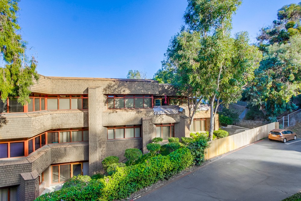 Virtual tour photo 32 of 65 for 1621 Hotel Cir S