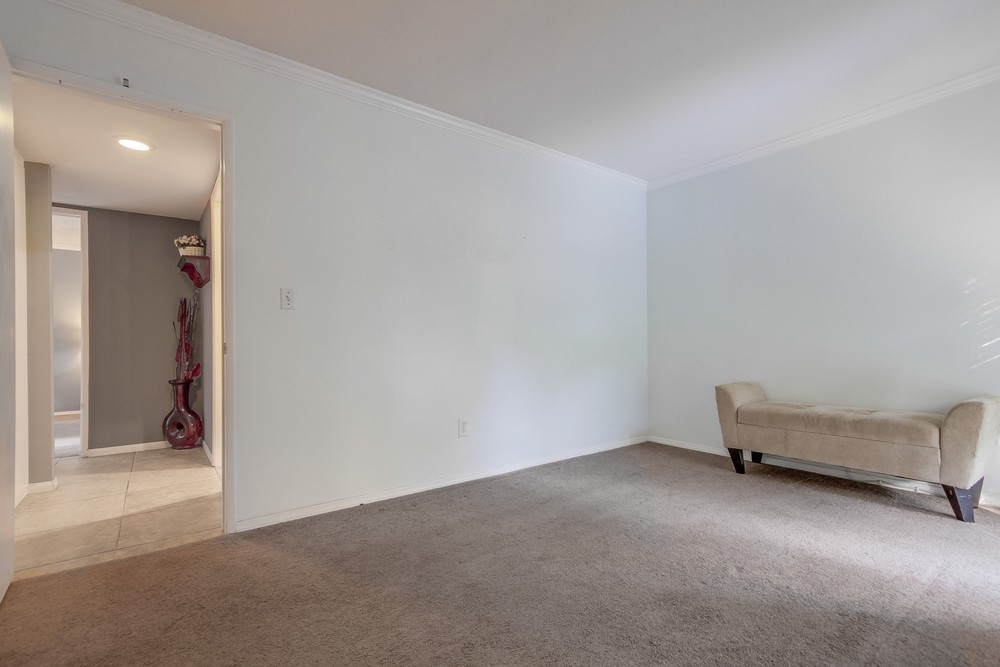 Virtual tour photo 36 of 65 for 1621 Hotel Cir S