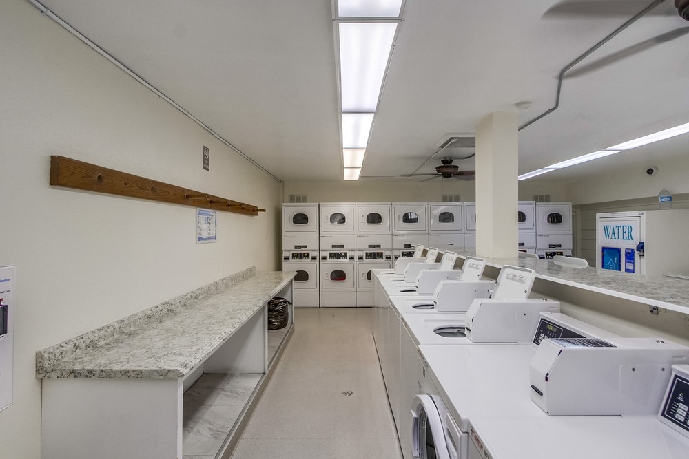 Virtual tour photo 42 of 65 for 1621 Hotel Cir S