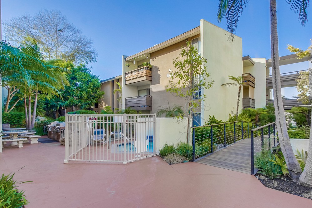 Virtual tour photo 48 of 65 for 1621 Hotel Cir S