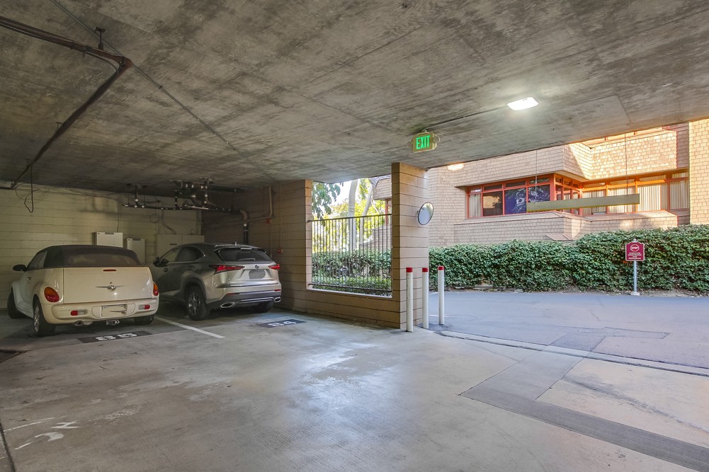 Virtual tour photo 60 of 65 for 1621 Hotel Cir S