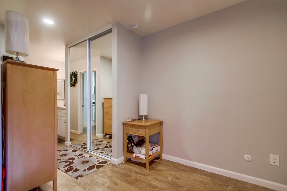 Virtual tour photo 21 of 27 for 1621 Hotel Cir S e130