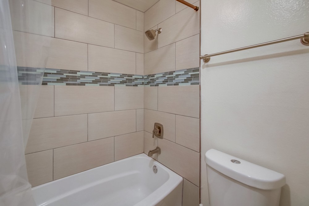 Virtual tour photo 24 of 27 for 1621 Hotel Cir S e130