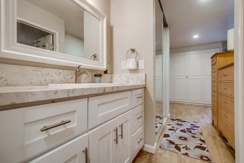 Virtual tour photo 25 of 27 for 1621 Hotel Cir S e130
