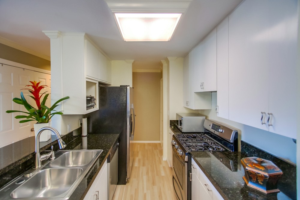 Virtual tour photo 11 of 43 for 1621 Hotel Cir S e210