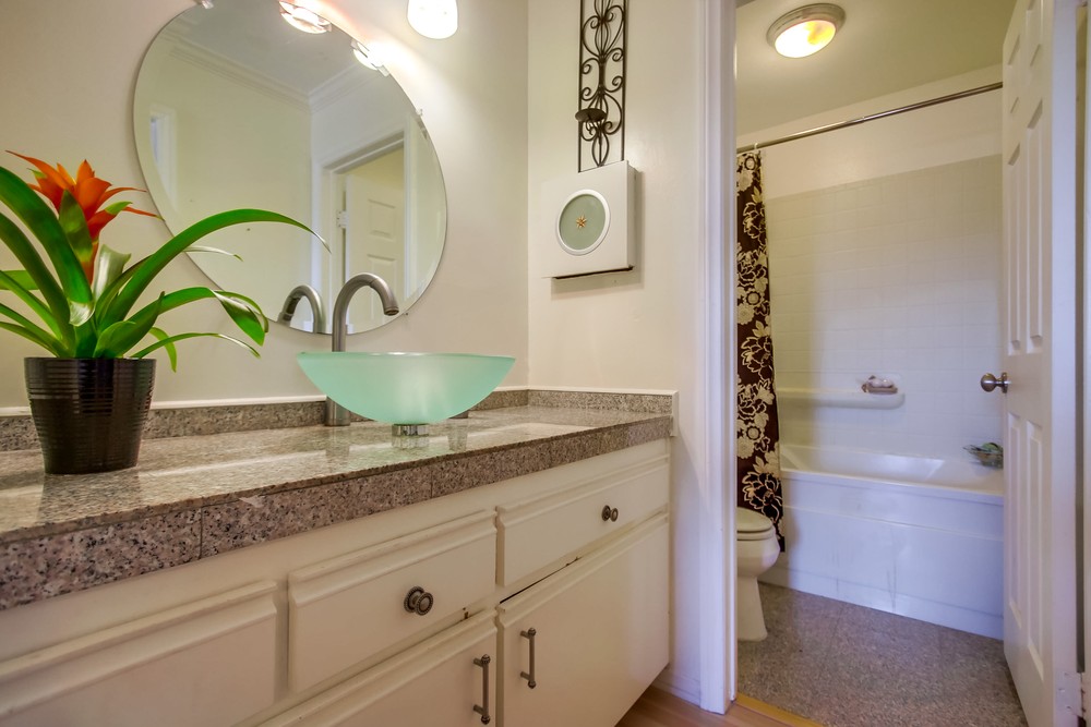 Virtual tour photo 28 of 43 for 1621 Hotel Cir S e210
