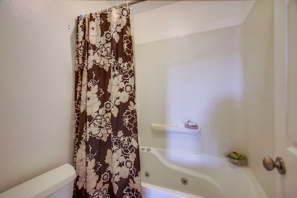 Virtual tour photo 29 of 43 for 1621 Hotel Cir S e210