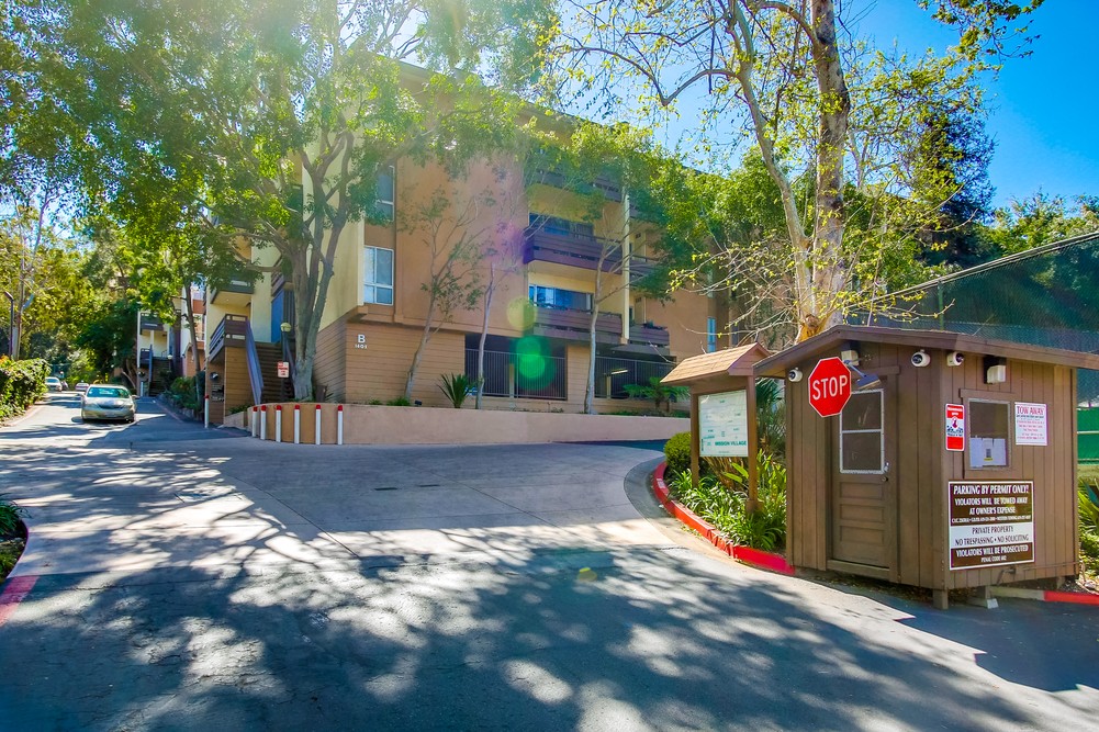 Virtual tour photo 44 of 43 for 1621 Hotel Cir S e210