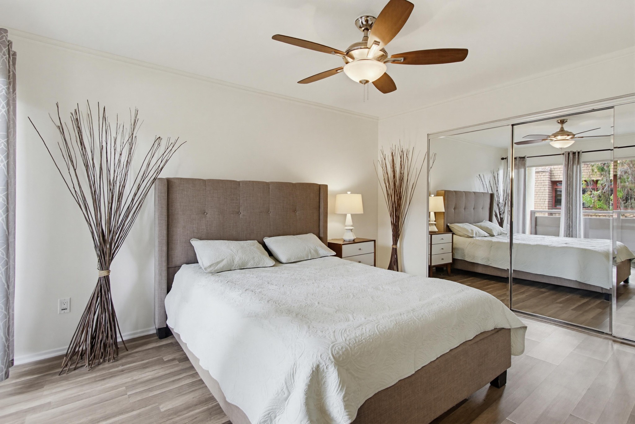 Virtual tour photo 21 of 56 for 1621 Hotel Cir S Unit E231