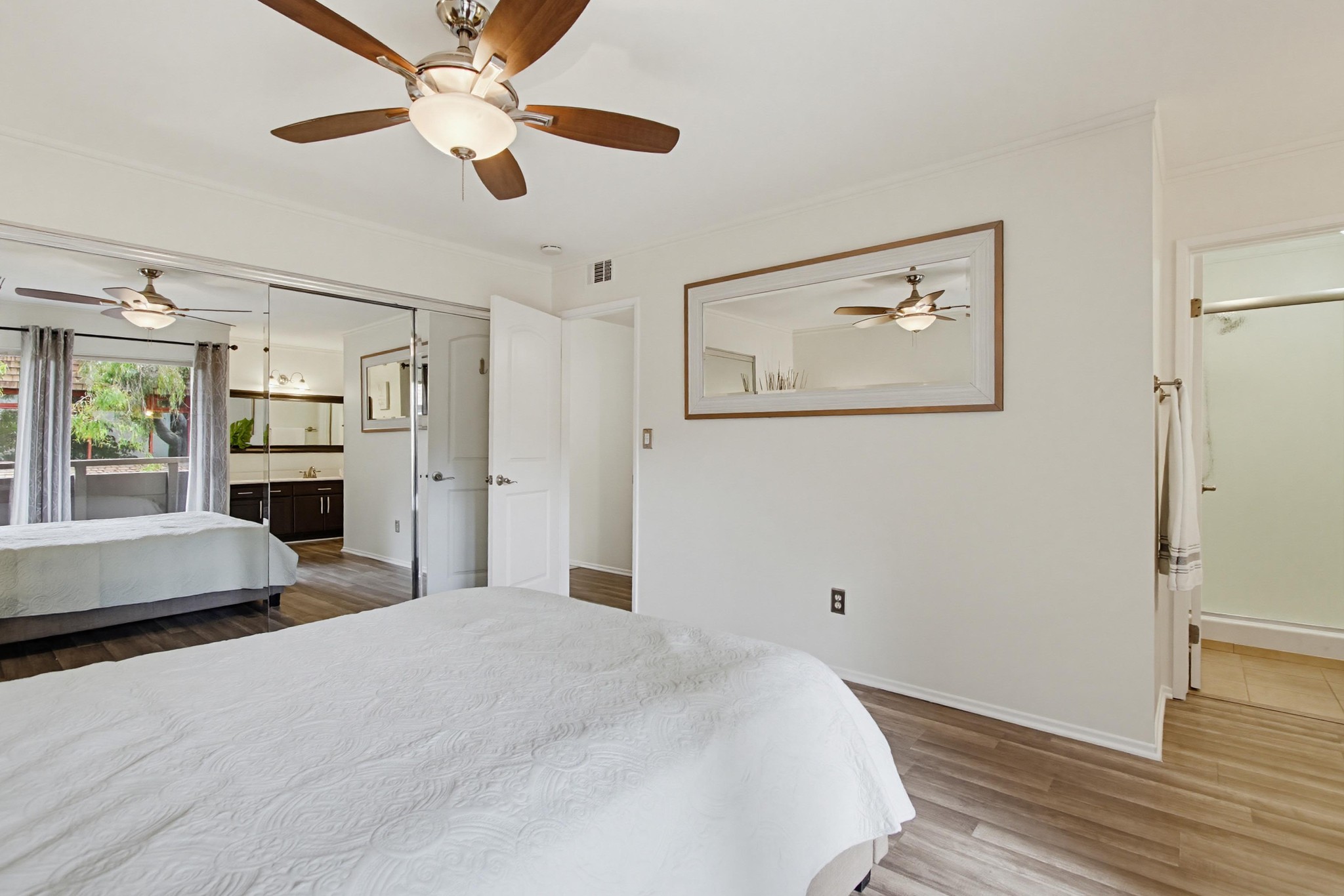 Virtual tour photo 22 of 56 for 1621 Hotel Cir S Unit E231