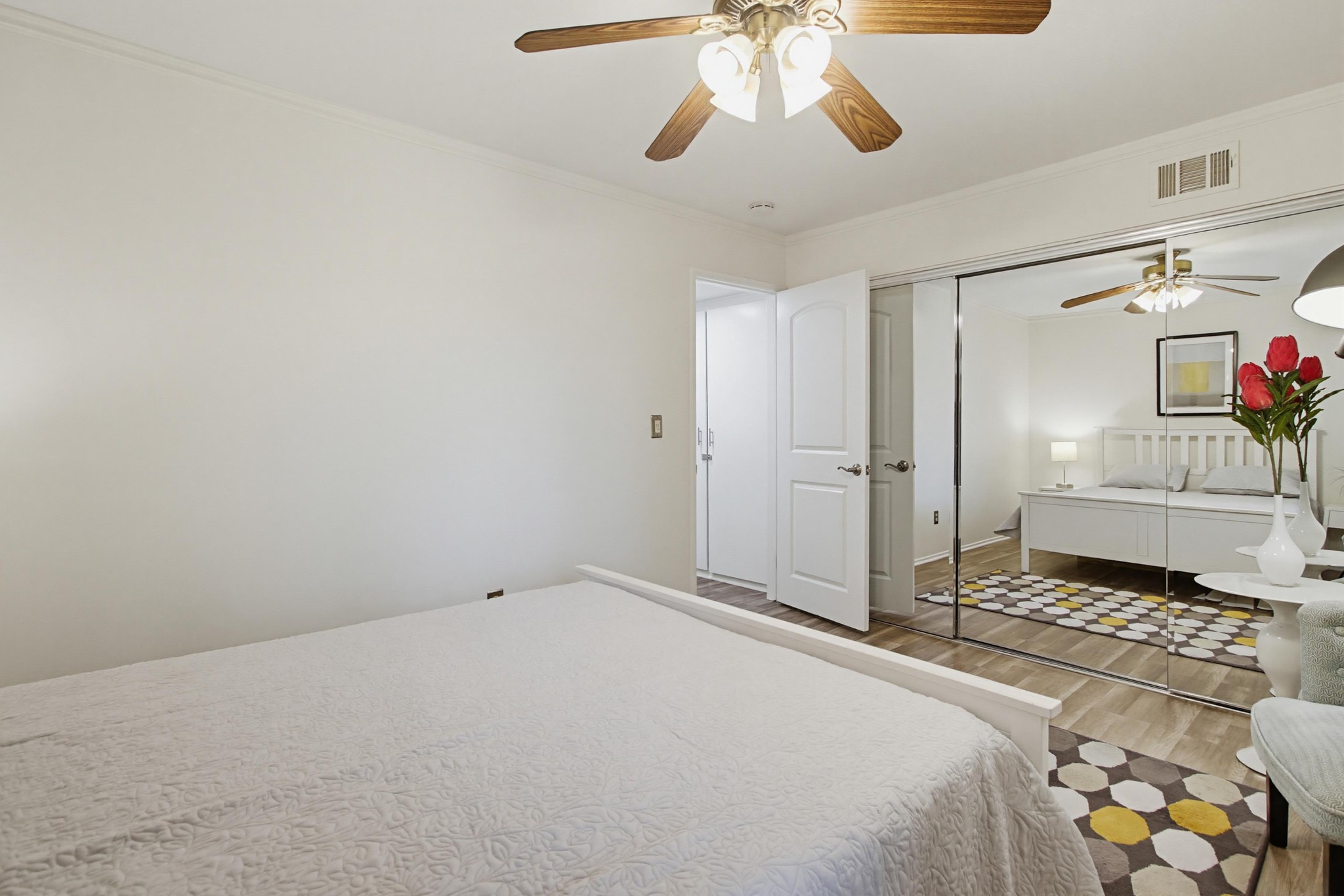 Virtual tour photo 28 of 56 for 1621 Hotel Cir S Unit E231