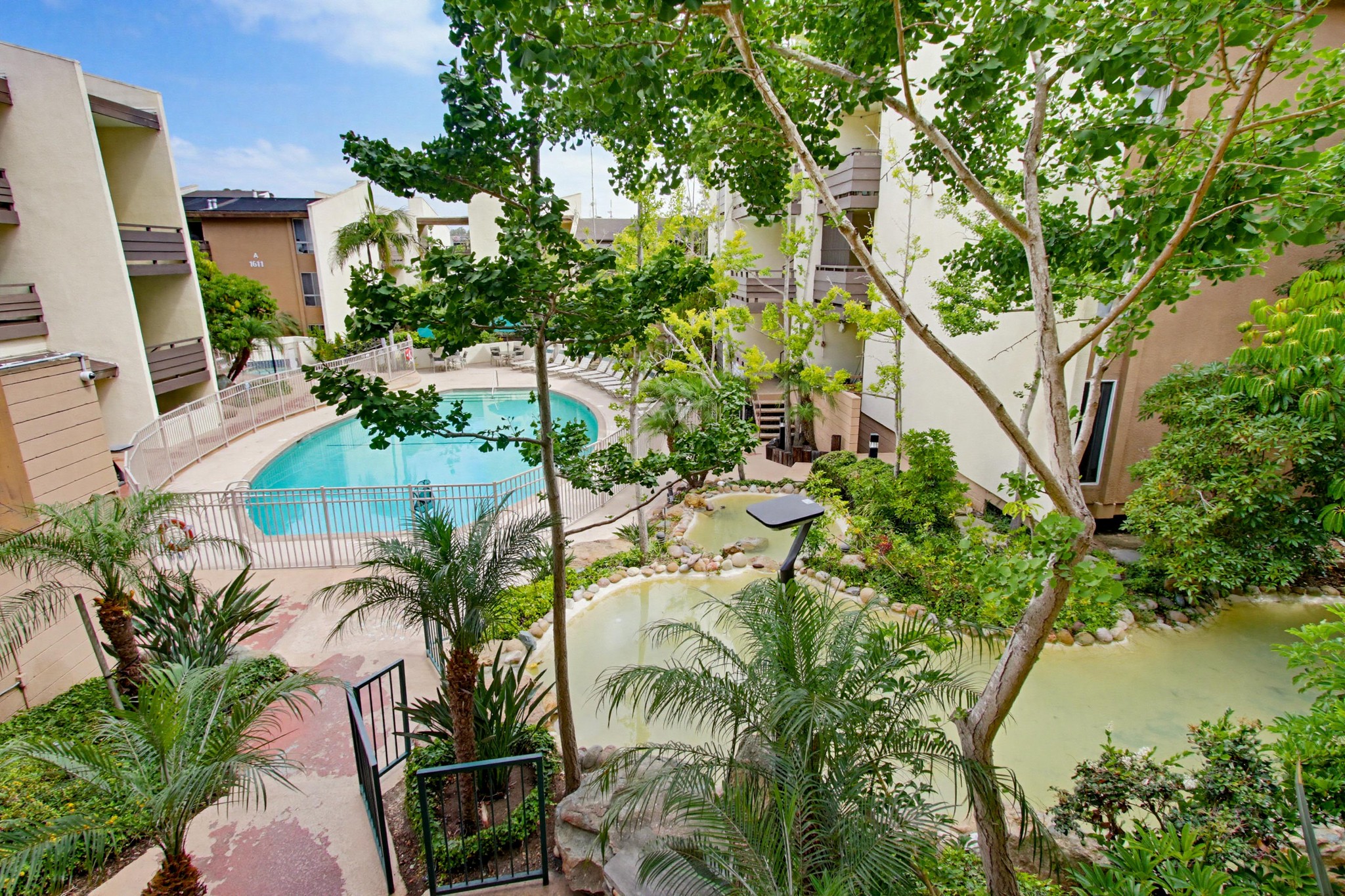 Virtual tour photo 32 of 56 for 1621 Hotel Cir S Unit E231