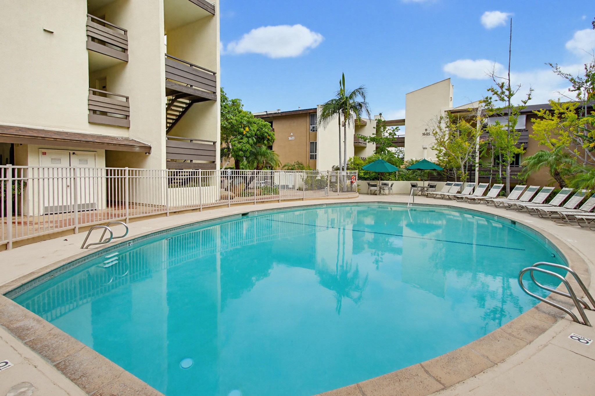 Virtual tour photo 33 of 56 for 1621 Hotel Cir S Unit E231