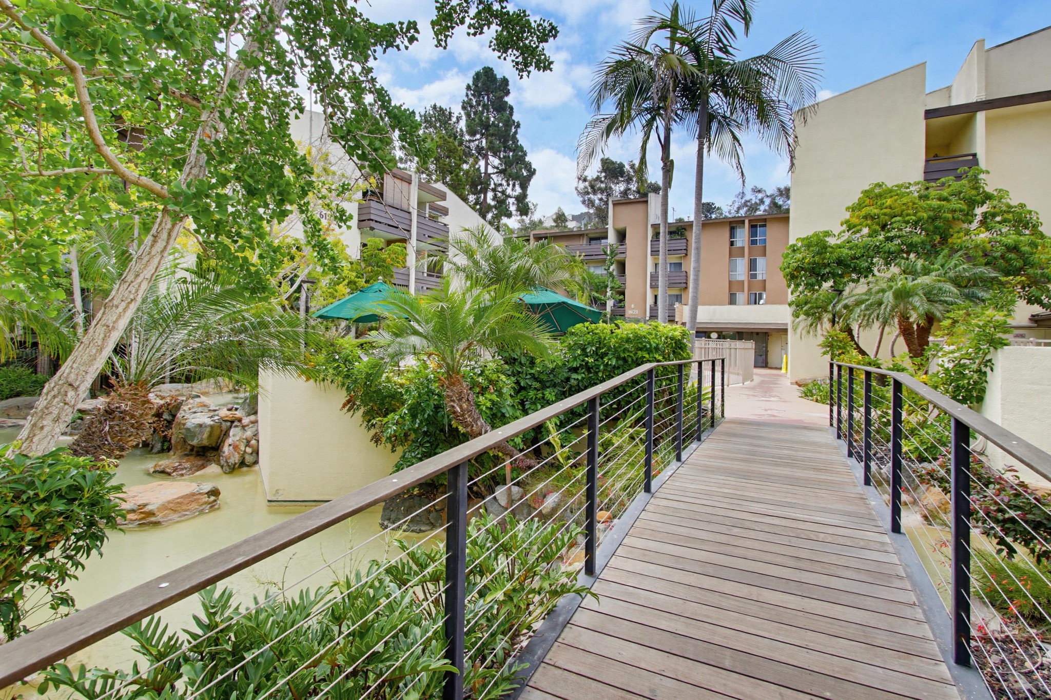 Virtual tour photo 36 of 56 for 1621 Hotel Cir S Unit E231