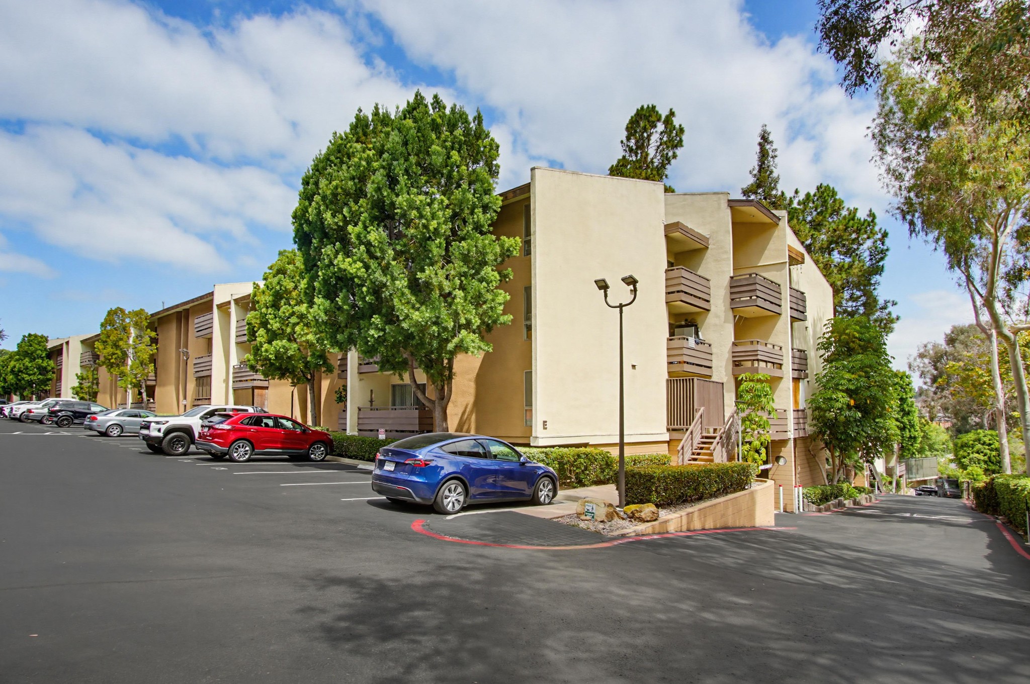 Virtual tour photo 41 of 56 for 1621 Hotel Cir S Unit E231