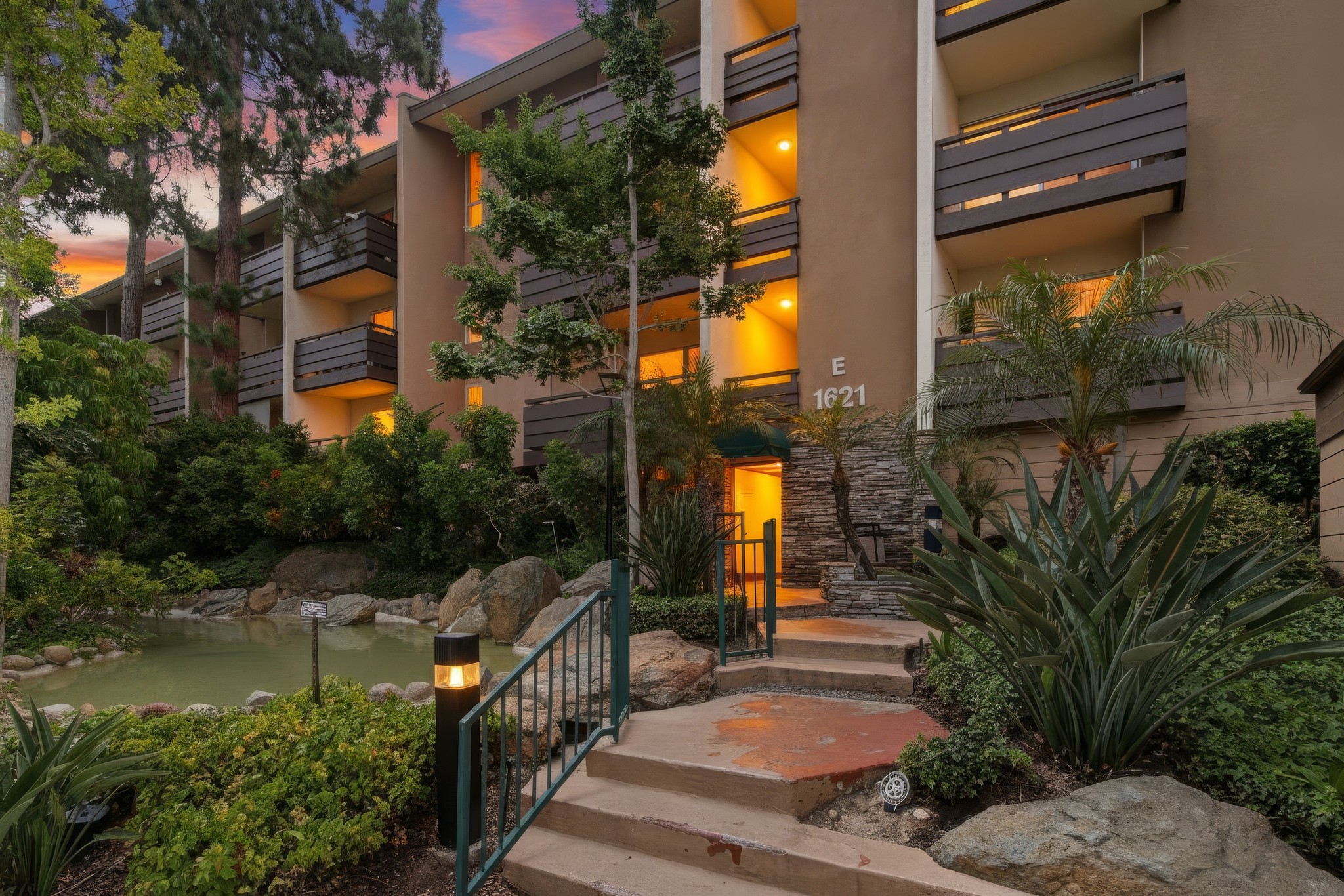 Virtual tour photo 57 of 56 for 1621 Hotel Cir S Unit E231