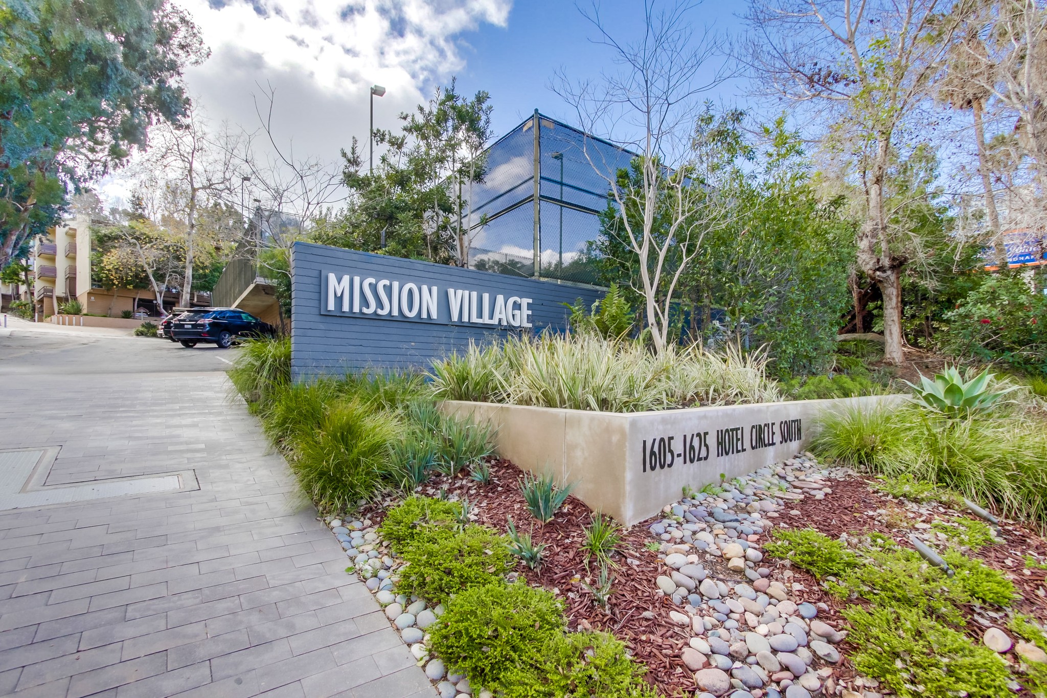 Virtual tour photo 43 of 56 for 1621 Hotel Cir S Unit E231