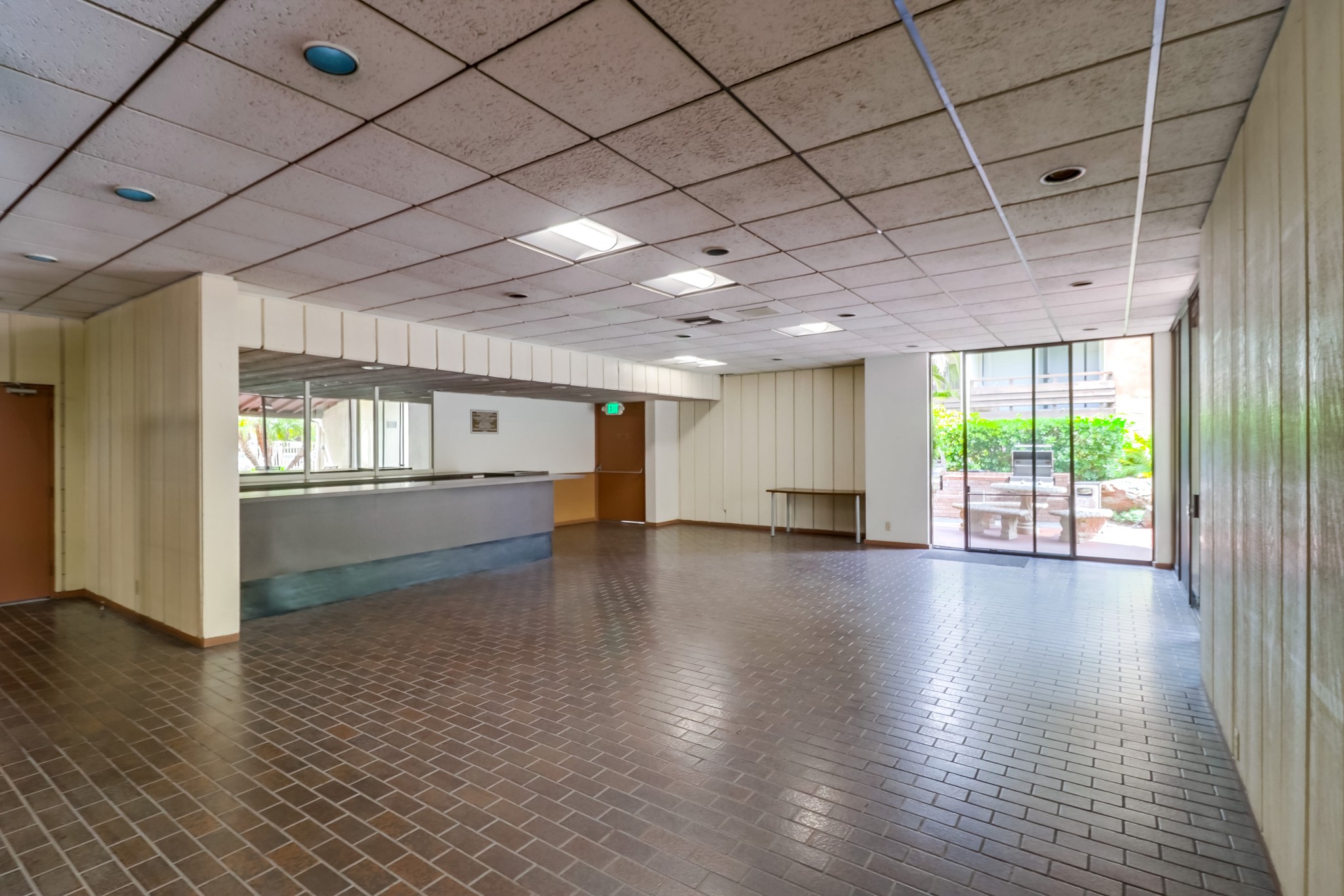 Virtual tour photo 50 of 56 for 1621 Hotel Cir S Unit E231