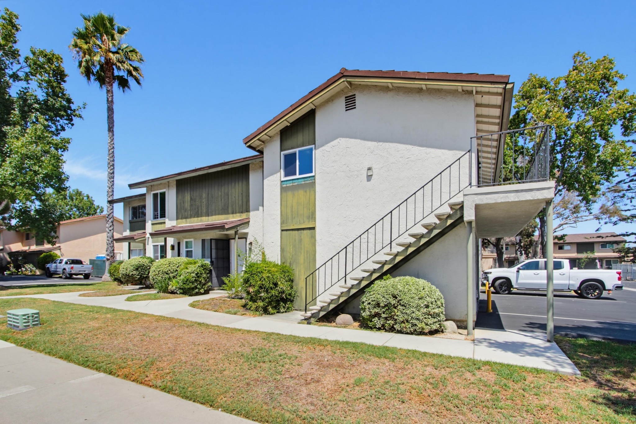 Virtual tour photo 1 of 37 for 1626 Rue De Valle