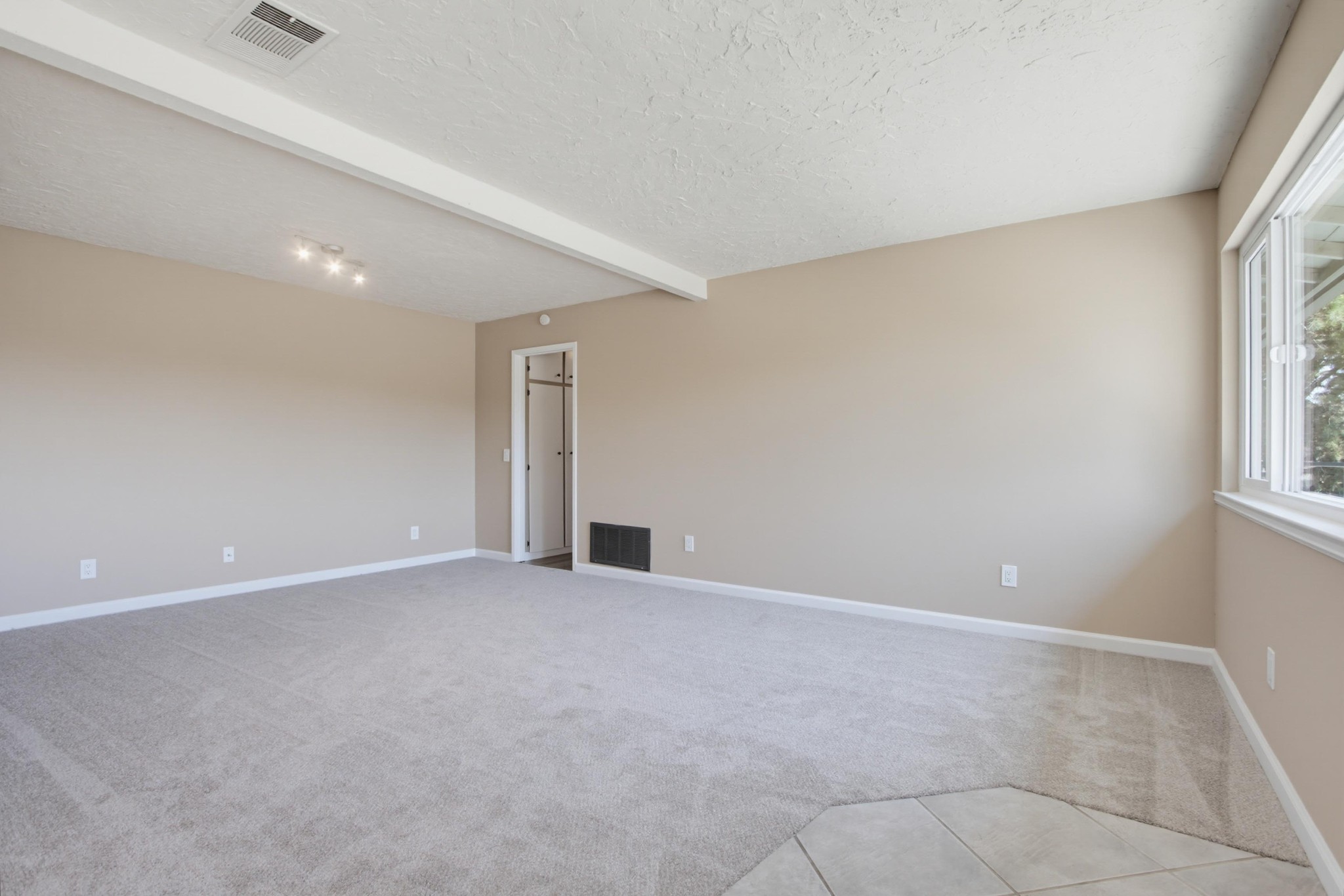 Virtual tour photo 5 of 37 for 1626 Rue De Valle