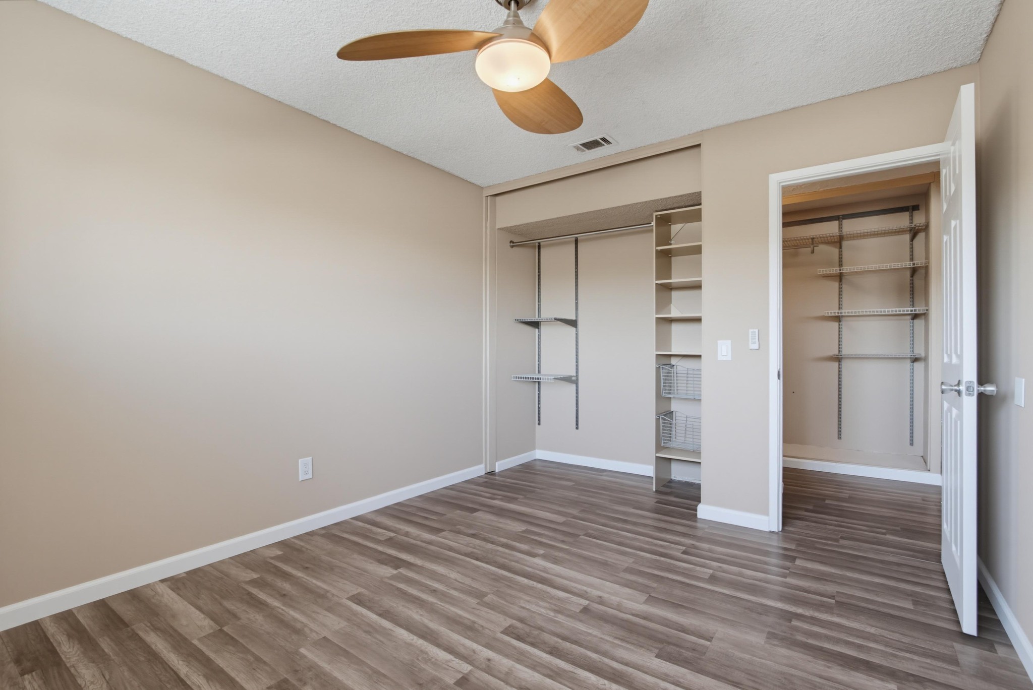 Virtual tour photo 27 of 37 for 1626 Rue De Valle