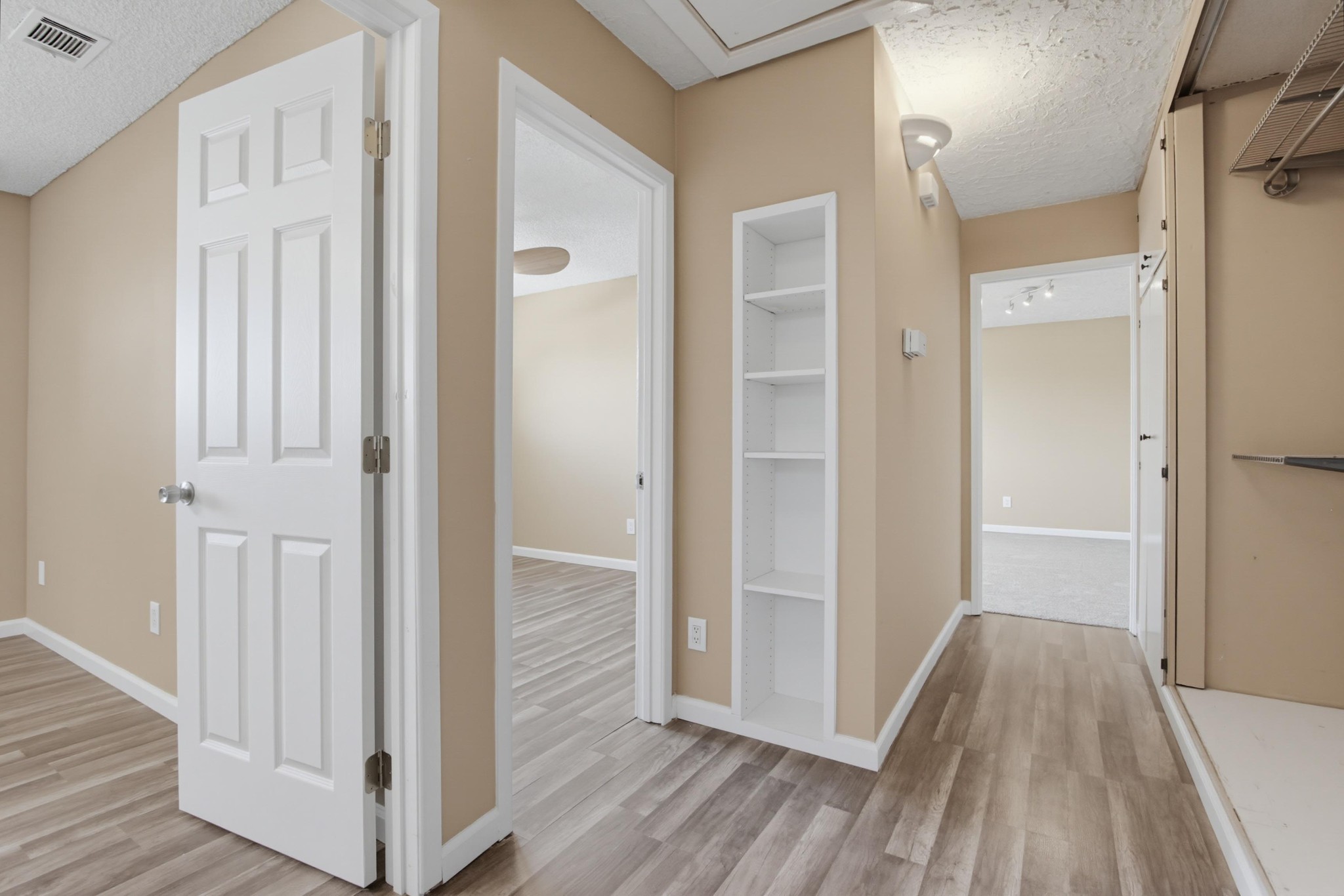 Virtual tour photo 29 of 37 for 1626 Rue De Valle