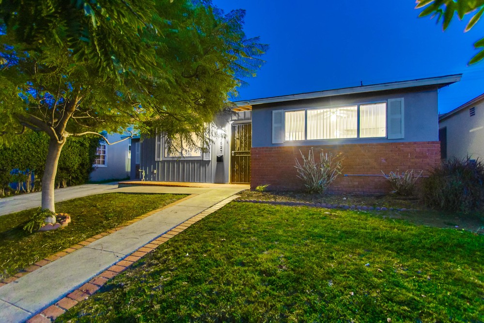 Virtual tour photo 5 of 50 for 1627 Catalina Boulevard