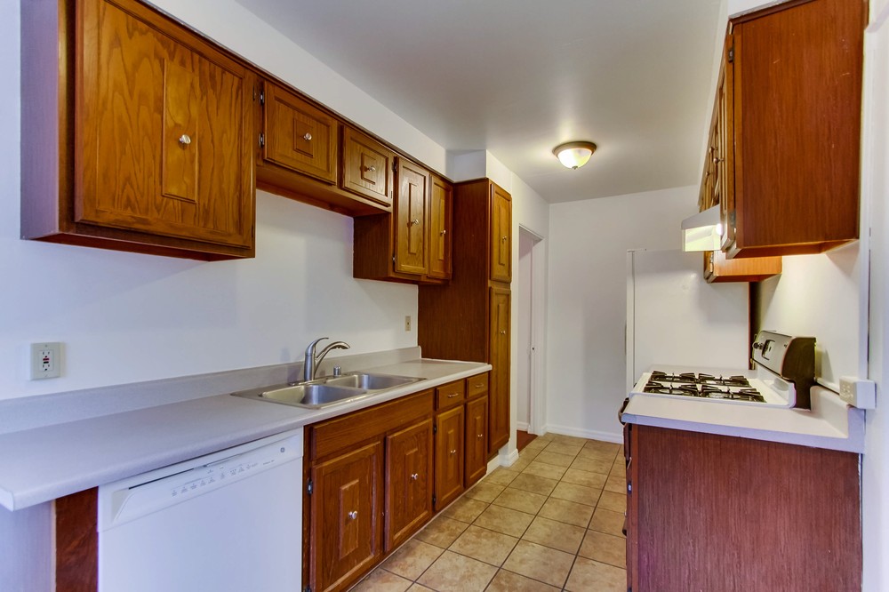 Virtual tour photo 12 of 50 for 1627 Catalina Boulevard
