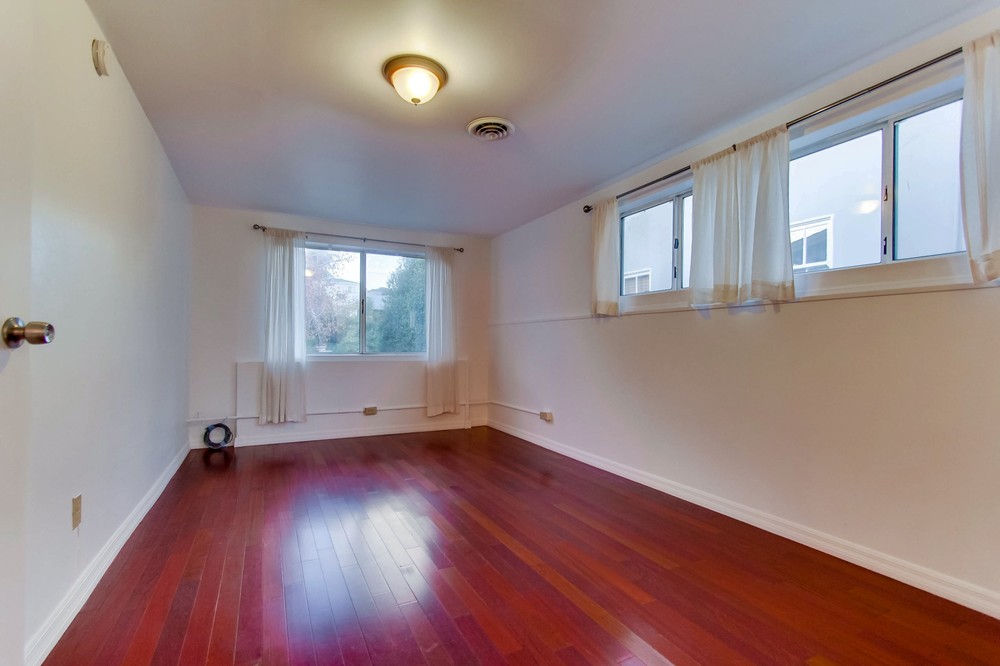 Virtual tour photo 15 of 50 for 1627 Catalina Boulevard
