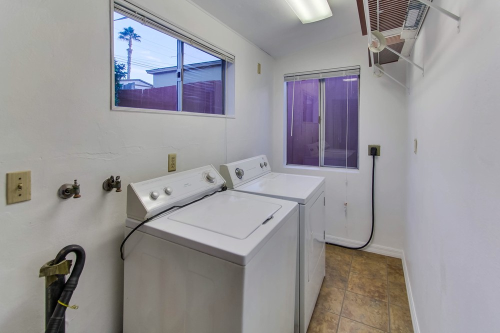 Virtual tour photo 25 of 50 for 1627 Catalina Boulevard