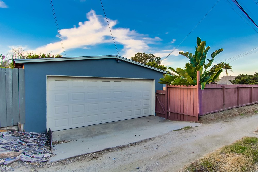 Virtual tour photo 36 of 50 for 1627 Catalina Boulevard
