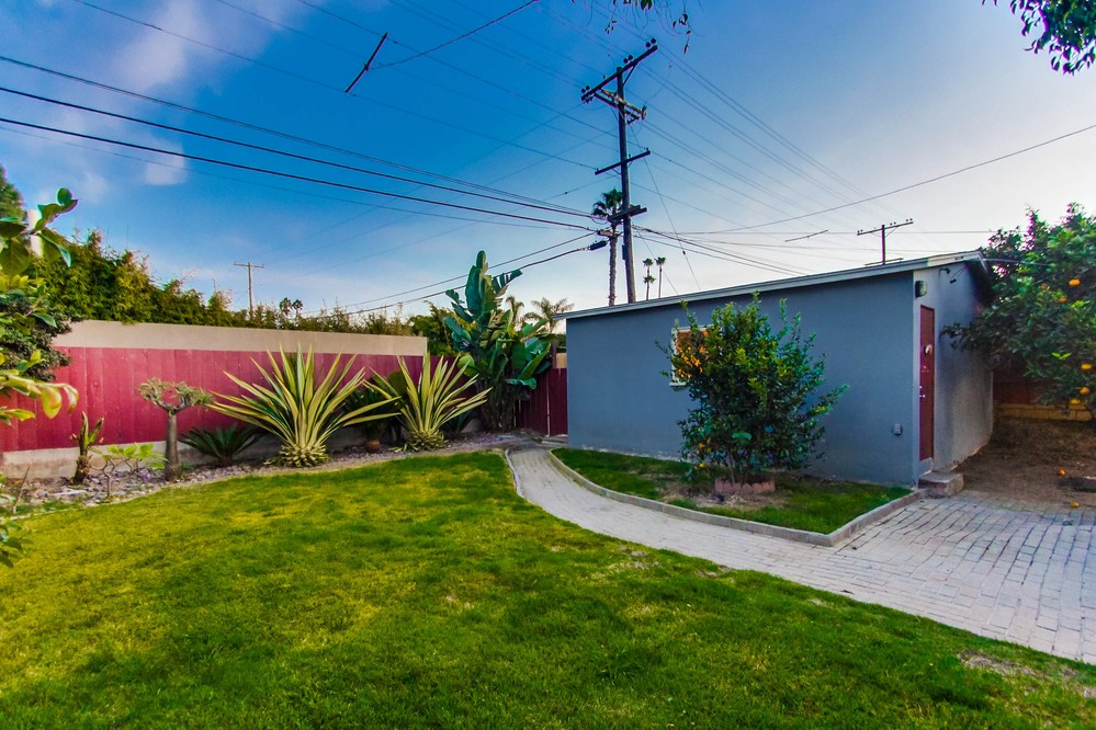 Virtual tour photo 40 of 50 for 1627 Catalina Boulevard