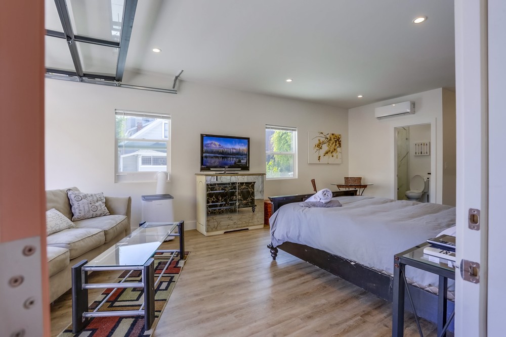 Virtual tour photo 6 of 32 for 1629 Polk Ave