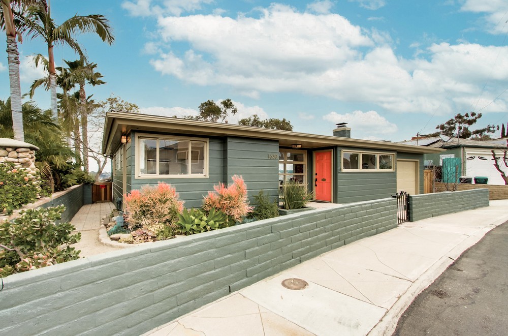 Virtual tour photo 3 of 62 for 1630 Mission Cliff Dr
