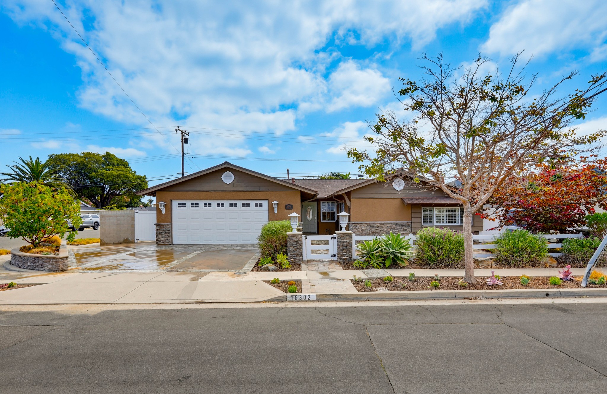 Virtual tour photo 1 of 73 for 16302 Nassau Ln