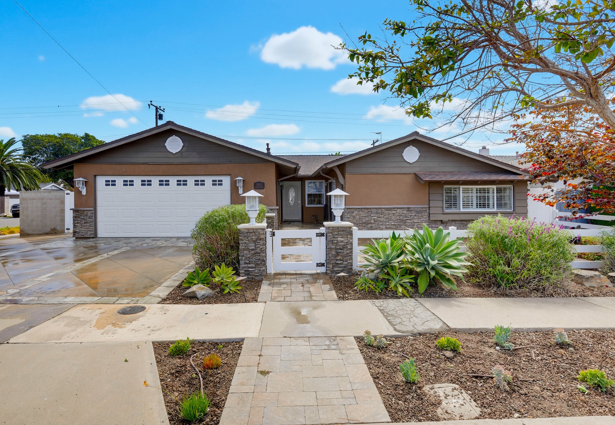 Virtual tour photo 5 of 73 for 16302 Nassau Ln
