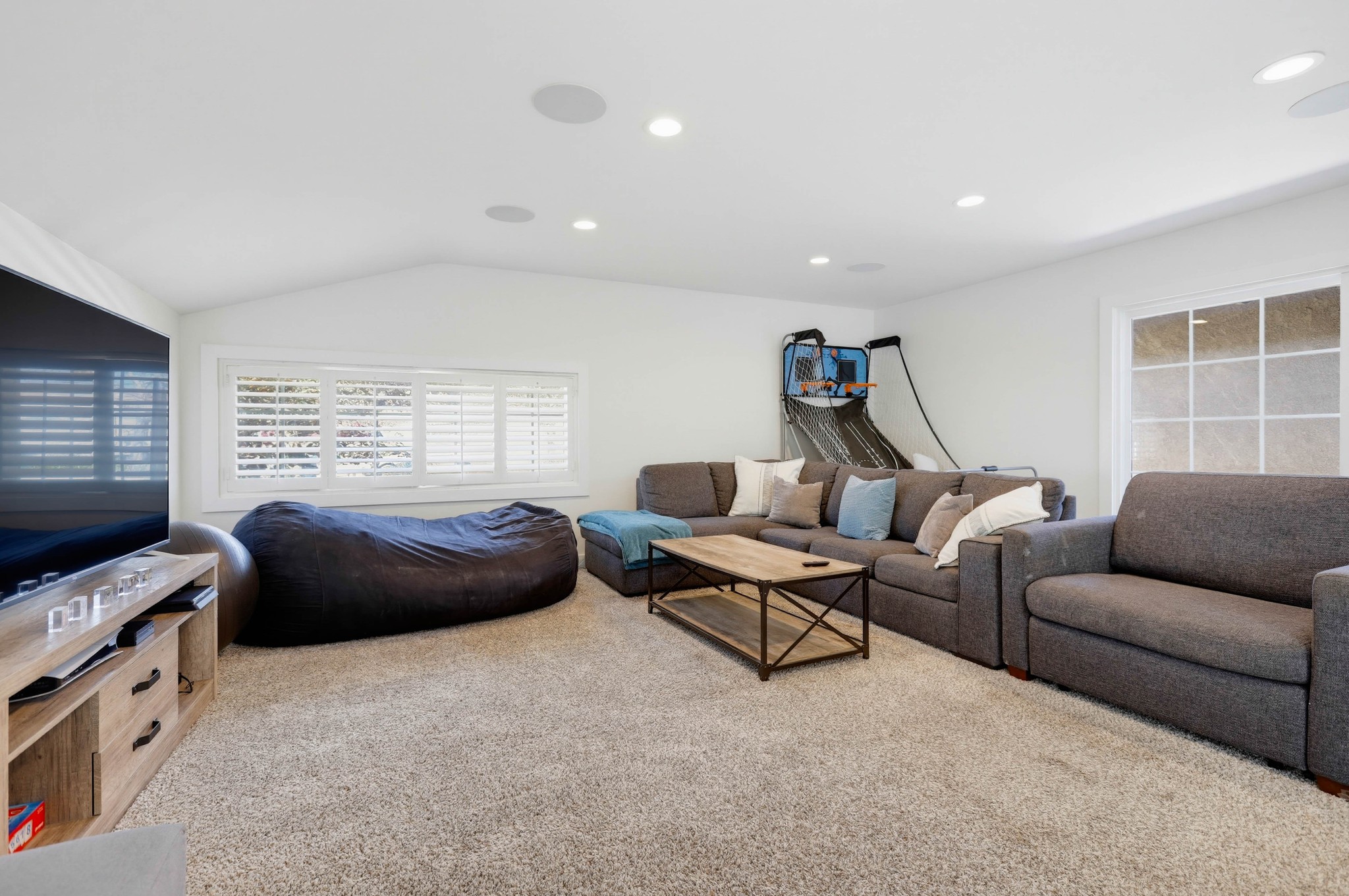 Virtual tour photo 31 of 73 for 16302 Nassau Ln