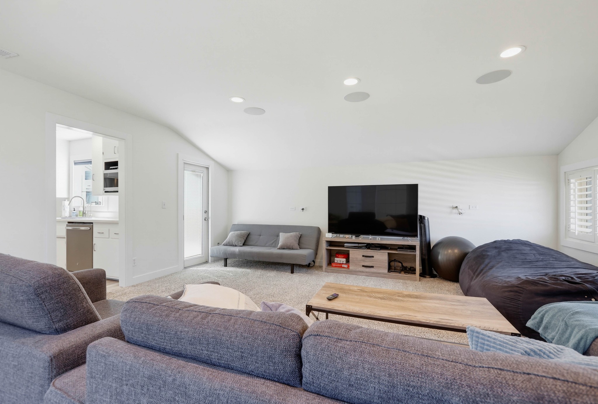 Virtual tour photo 33 of 73 for 16302 Nassau Ln