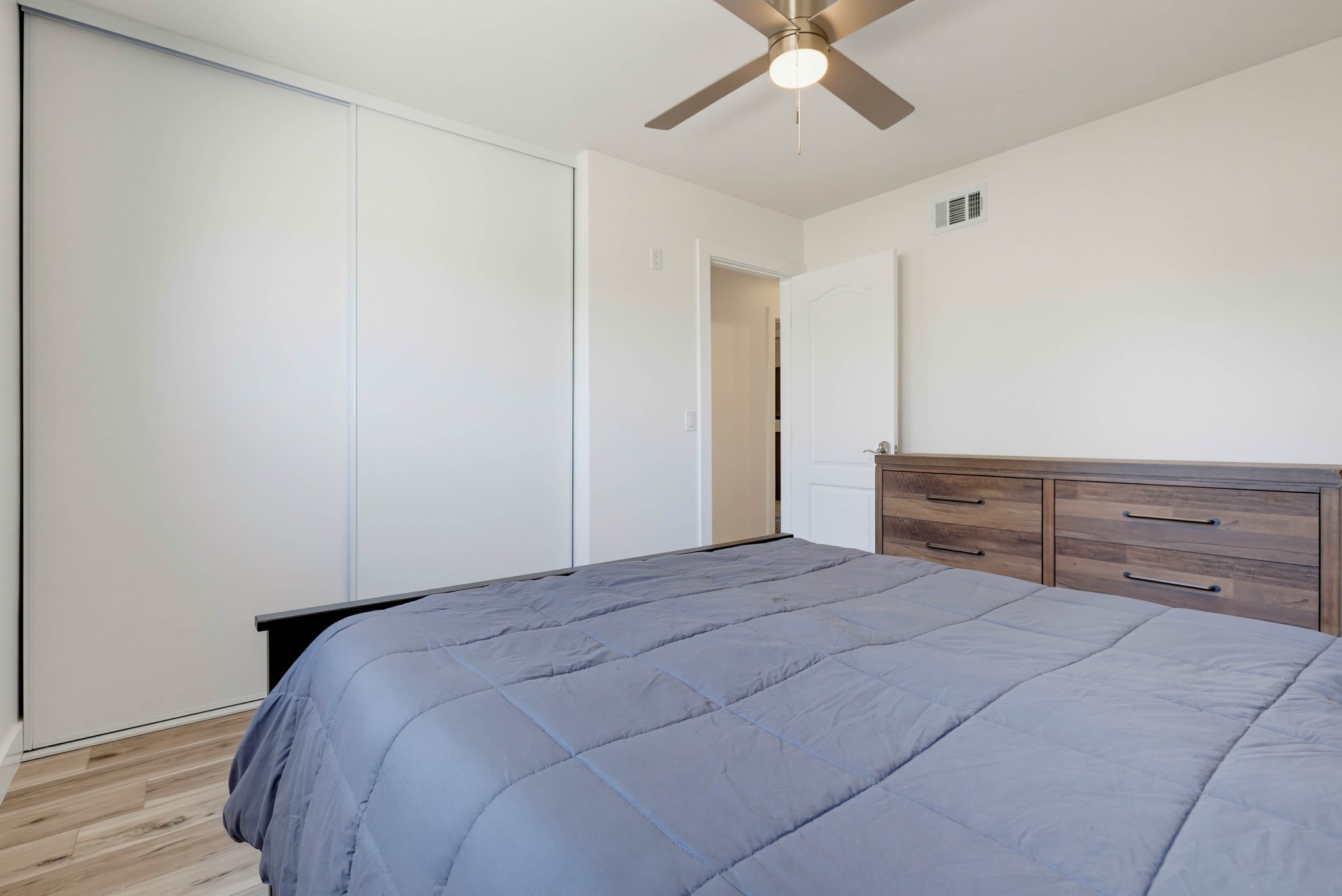 Virtual tour photo 40 of 73 for 16302 Nassau Ln