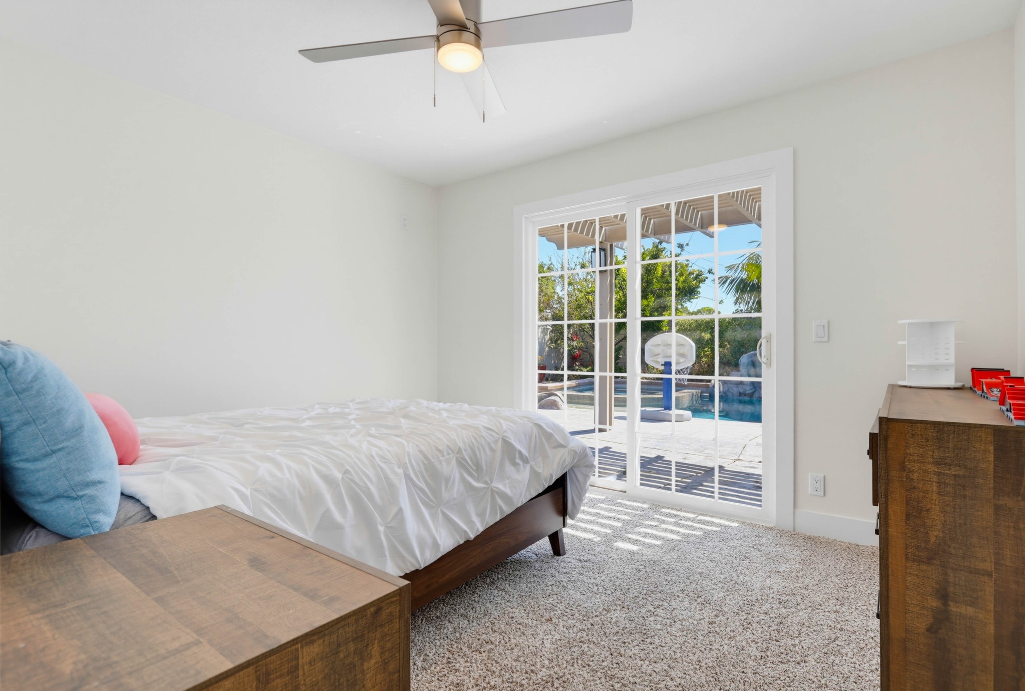Virtual tour photo 42 of 73 for 16302 Nassau Ln