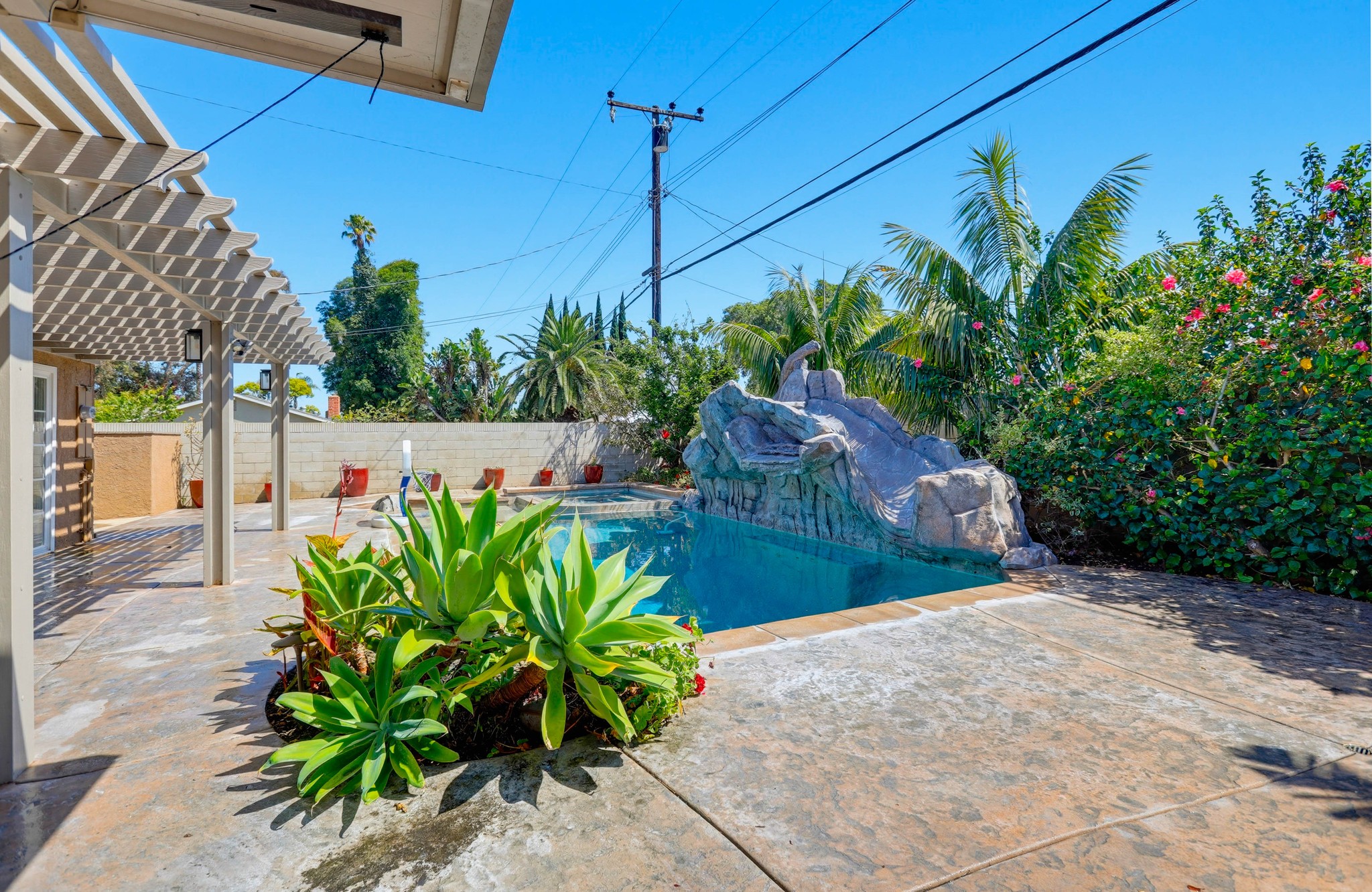 Virtual tour photo 57 of 73 for 16302 Nassau Ln