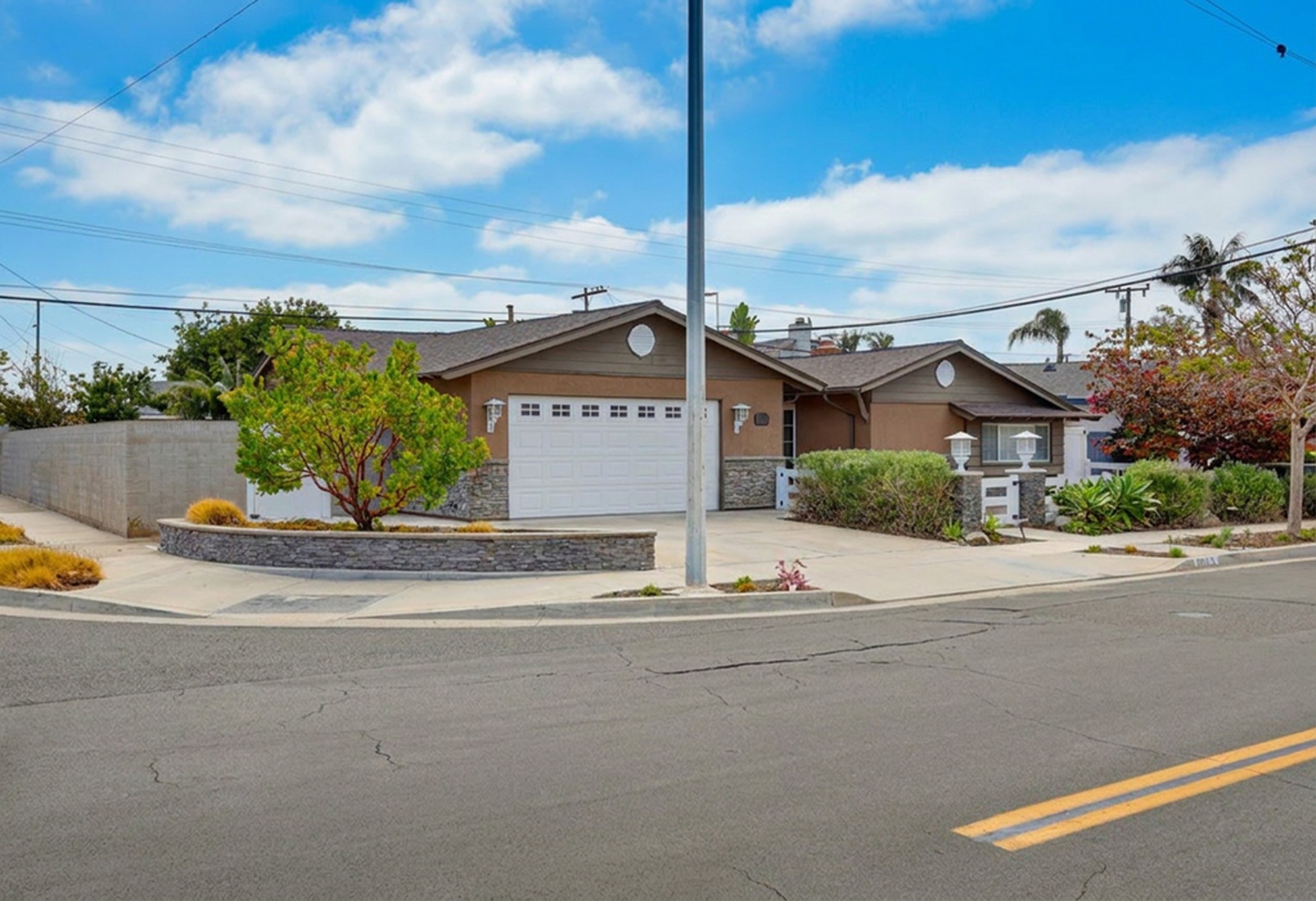 Virtual tour photo 64 of 73 for 16302 Nassau Ln