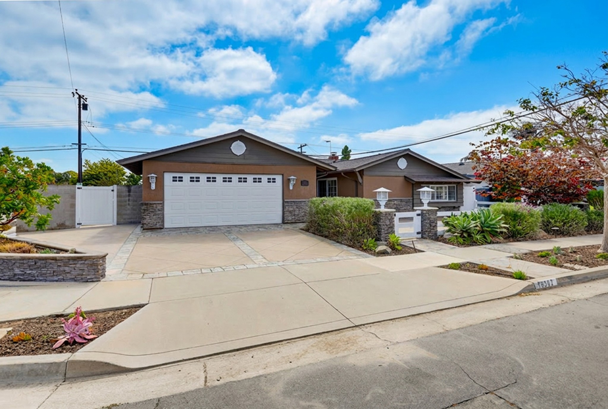 Virtual tour photo 65 of 73 for 16302 Nassau Ln